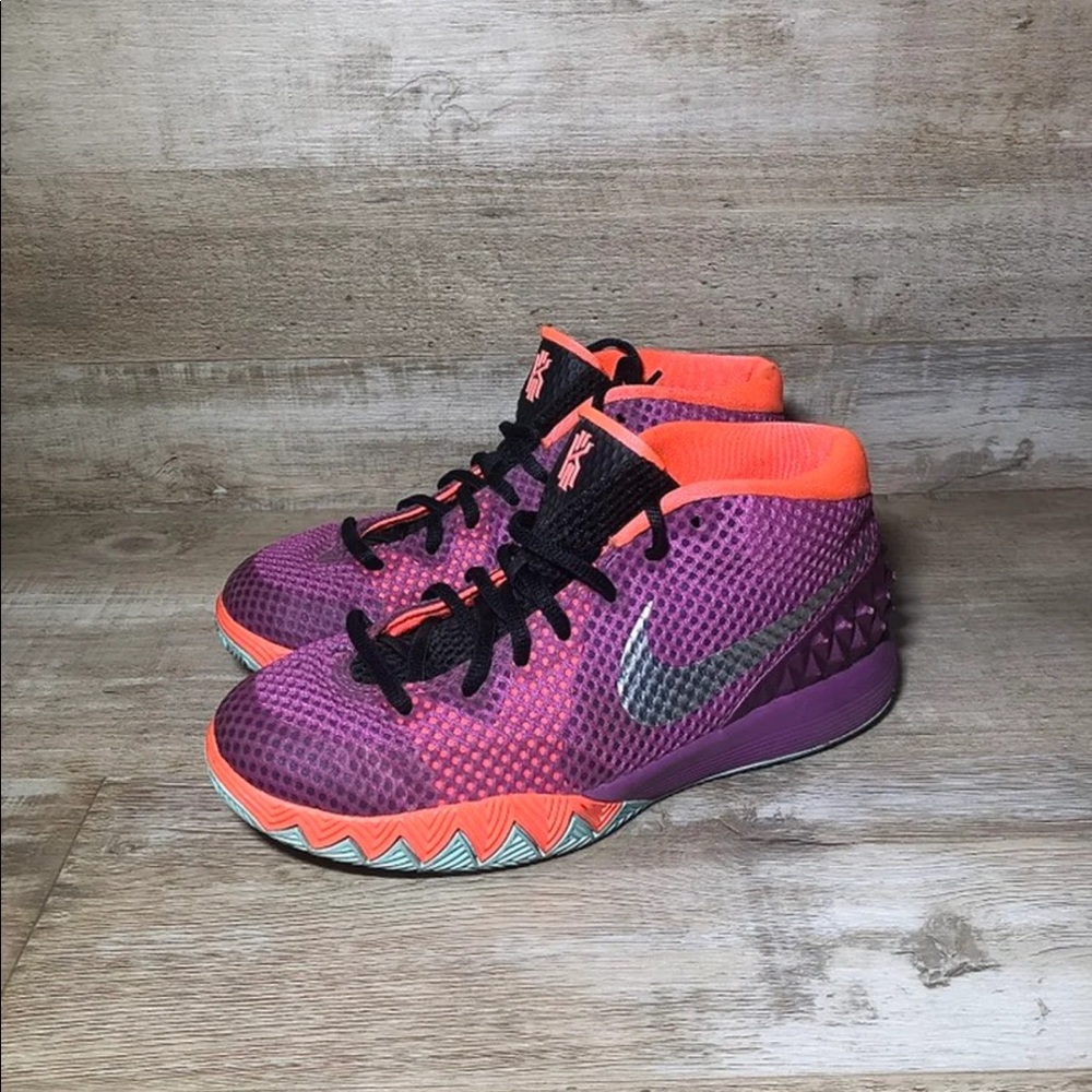 Nike kyrie 1 athletic shoes for men